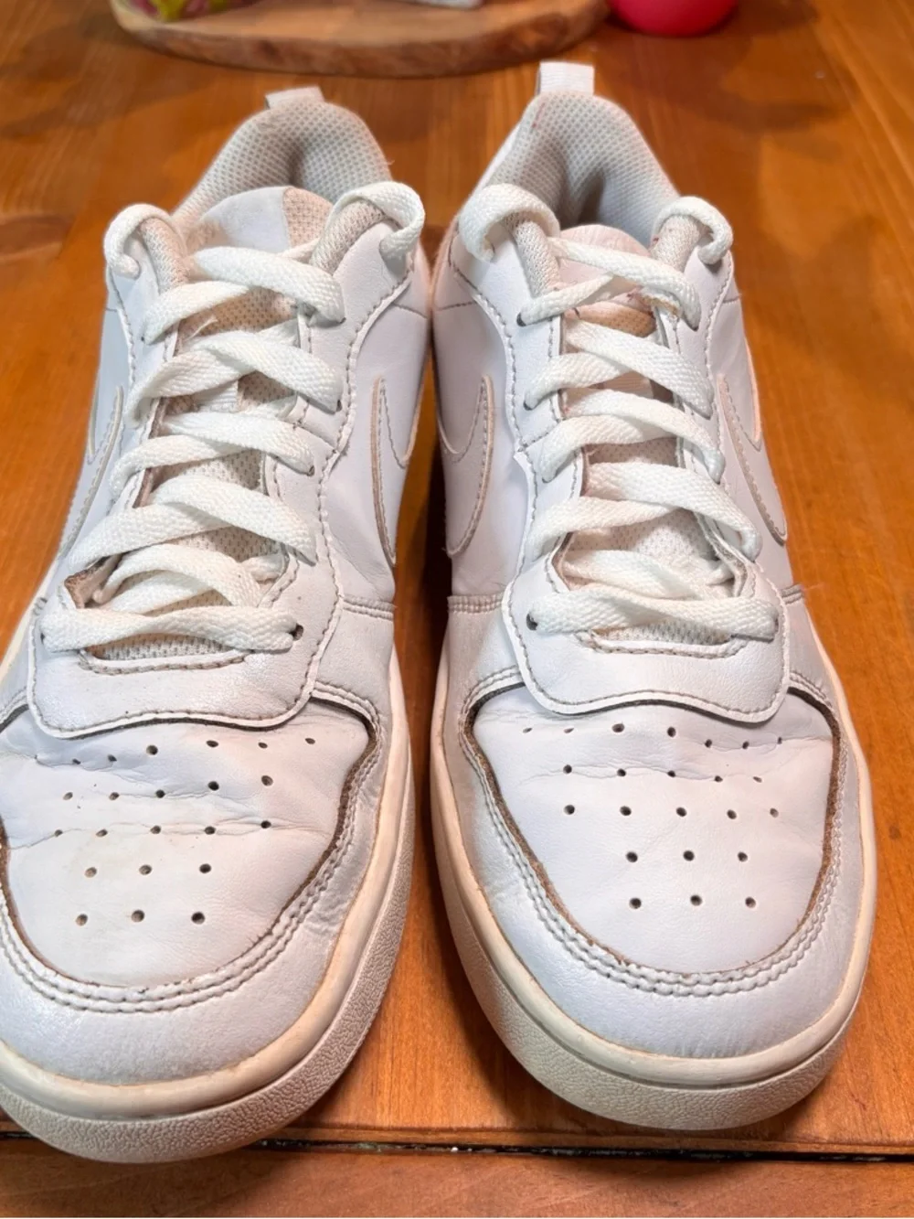 Nike youth court borough low sneakers triple white 6y